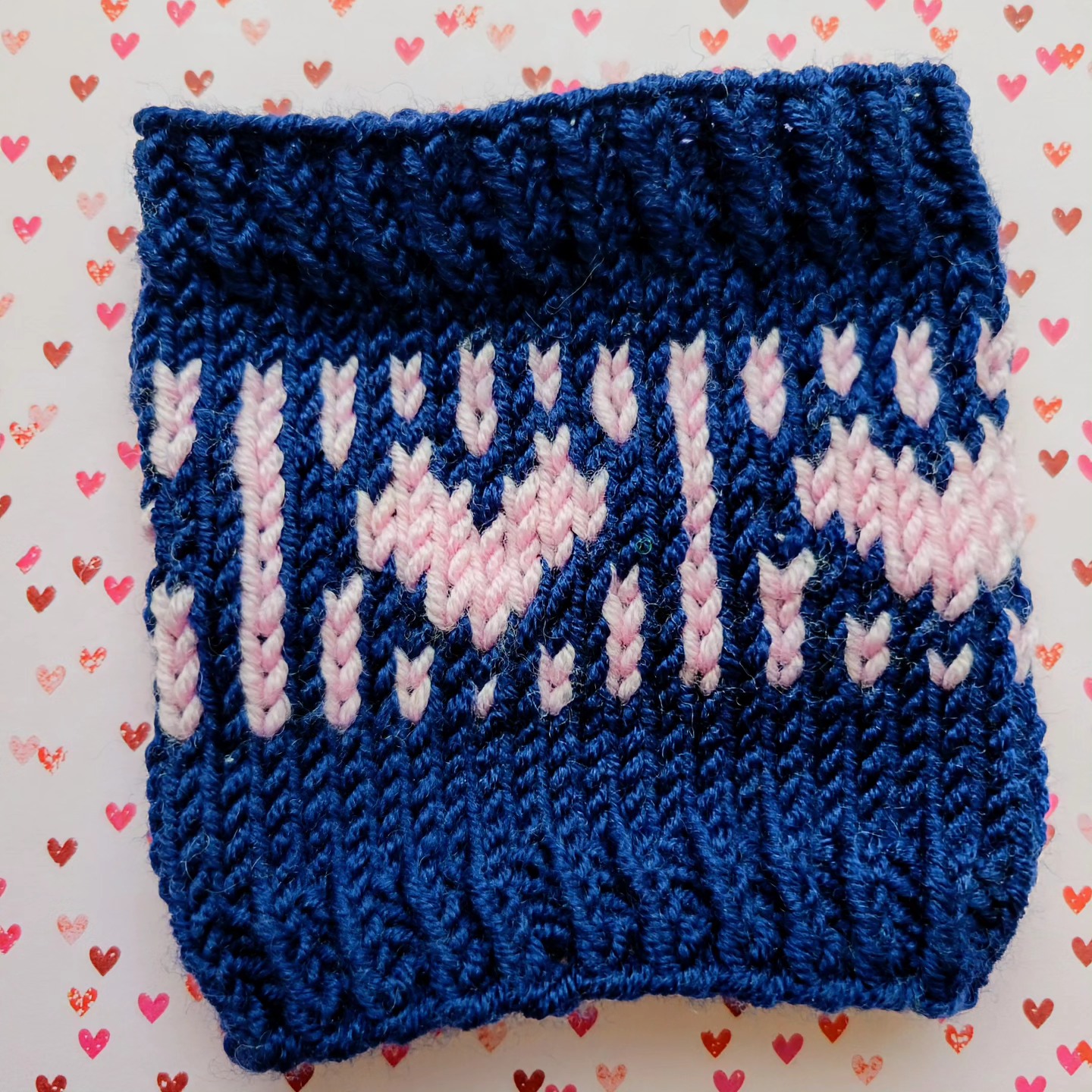 Happy Valentine's Day 💘 

And adorably cute cup cozy made using a chart from @pacificknitco  Spring Doodle Deck

#doodles #knitcupcozy #handmade #knit #cupcozy #drinksleeve #valentinesday